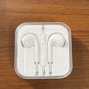 White Wired Earbuds